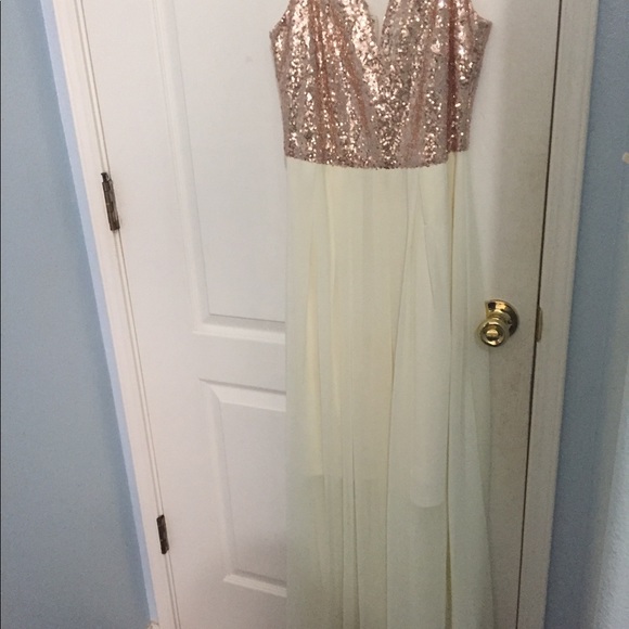 Dress - Picture 2 of 3